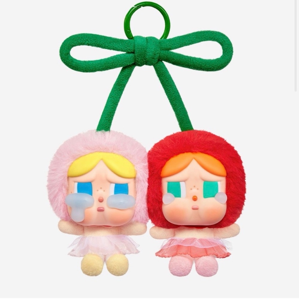 POPMART Crybaby crying for love